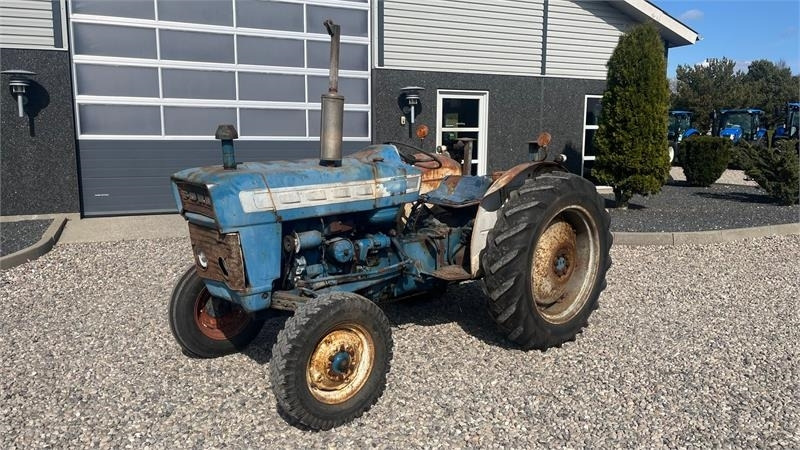Ford 3000 - Trator: foto 2 Ford 3000 - Trator: foto 2