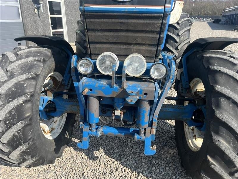 Ford TW 15 F II med HEVA opklappelig frontlift - Trator: foto 4 Ford TW 15 F II med HEVA opklappelig frontlift - Trator: foto 4