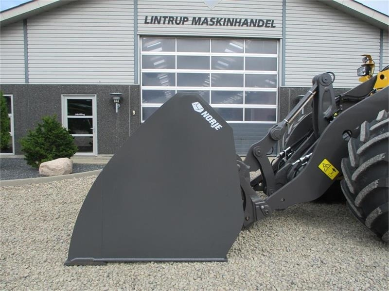 - - - HØJTIPSKOVL NORJE 4,2 m3 265cm bred og vend - Balde para carregadeiras: foto 1 - - - HØJTIPSKOVL NORJE 4,2 m3 265cm bred og vend - Balde para carregadeiras: foto 1