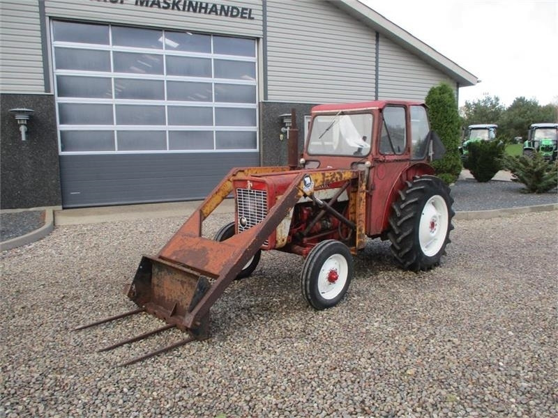 IH 276 Med frontlæsser - Trator: foto 2 IH 276 Med frontlæsser - Trator: foto 2