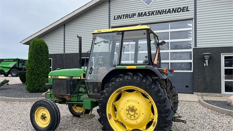 John Deere 2450 Med servostyring - Trator: foto 2 John Deere 2450 Med servostyring - Trator: foto 2