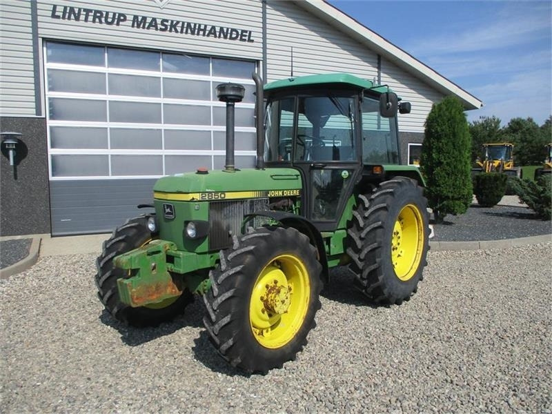 John Deere 2850 TURBO Med nye bagdæk - Trator: foto 2 John Deere 2850 TURBO Med nye bagdæk - Trator: foto 2