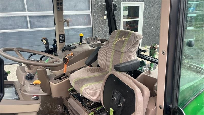 John Deere 5080R Med frontlæsser - Trator: foto 5 John Deere 5080R Med frontlæsser - Trator: foto 5