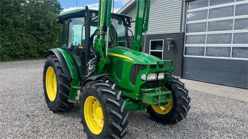 Trator John Deere 5080R Med frontlæsser: foto 16