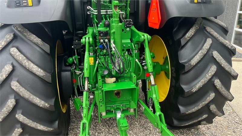 John Deere 6195R Premium Edition med frontlift  - Trator: foto 5 John Deere 6195R Premium Edition med frontlift  - Trator: foto 5
