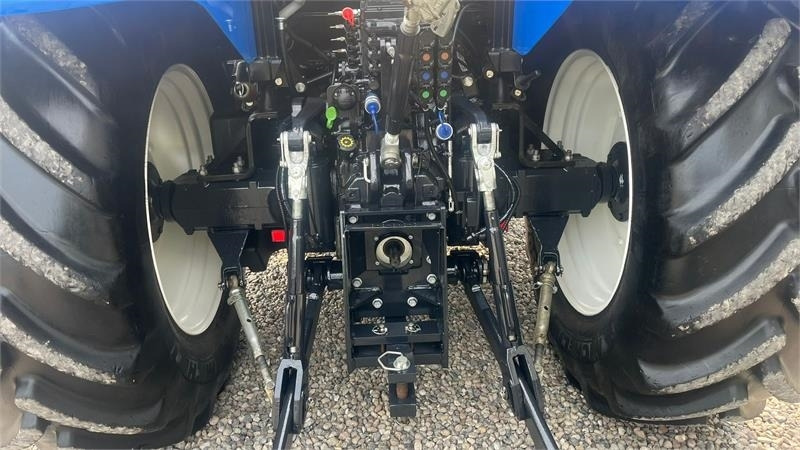 New Holland T7.175 RangeCommand med frontlift. Meget velholdt - Trator: foto 5 New Holland T7.175 RangeCommand med frontlift. Meget velholdt - Trator: foto 5
