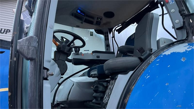 New Holland T7.230 Autocommand med frontlift og nye bagdæk er - Trator: foto 3 New Holland T7.230 Autocommand med frontlift og nye bagdæk er - Trator: foto 3