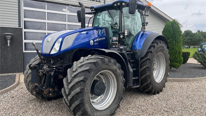 New Holland T7.315 Auto Command BluePower med frontlift - Trator: foto 2 New Holland T7.315 Auto Command BluePower med frontlift - Trator: foto 2