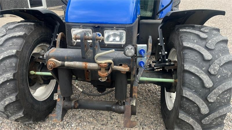 New Holland TL90 Med frontlift - Trator: foto 4 New Holland TL90 Med frontlift - Trator: foto 4