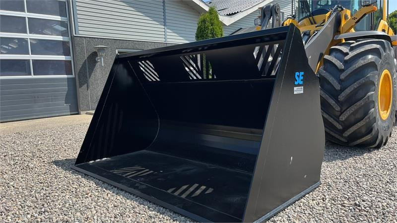 SE AB 4m3 skovl med Volvo beslag på. Den er 2.75m - Balde por Máquina de construção: foto 2 SE AB 4m3 skovl med Volvo beslag på. Den er 2.75m - Balde por Máquina de construção: foto 2