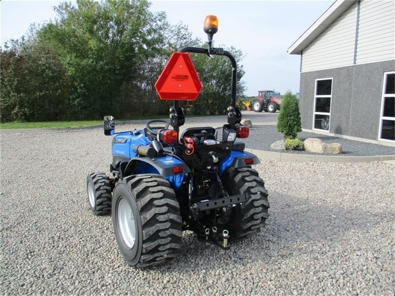 Trator Solis 26 6+2 gearmaskine med Servostyrring og Industri h: foto 12