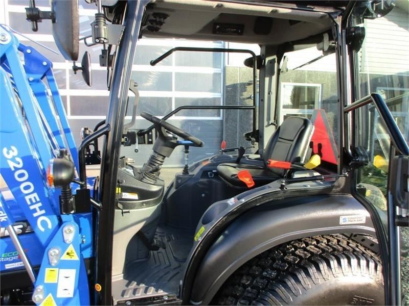 Leasing de Solis 26 HST Med kabine, Turf hjul og frontlæsser.  Solis 26 HST Med kabine, Turf hjul og frontlæsser.: foto 7