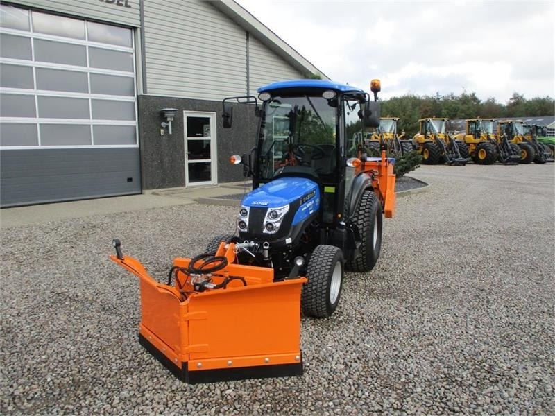 Solis 26 HST Snow Edition med frontlift, front PTO, Vari - Trator: foto 2 Solis 26 HST Snow Edition med frontlift, front PTO, Vari - Trator: foto 2