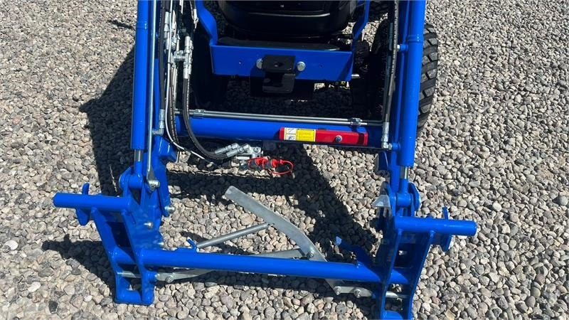 Solis H26 HST Med Frontlæsser og GardenPro dæk - Trator: foto 4 Solis H26 HST Med Frontlæsser og GardenPro dæk - Trator: foto 4