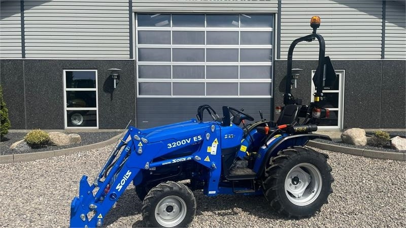 Solis S26 6+2 gearmaskine med Fuldhydraulisk frontlæsser - Trator municipal: foto 1 Solis S26 6+2 gearmaskine med Fuldhydraulisk frontlæsser - Trator municipal: foto 1