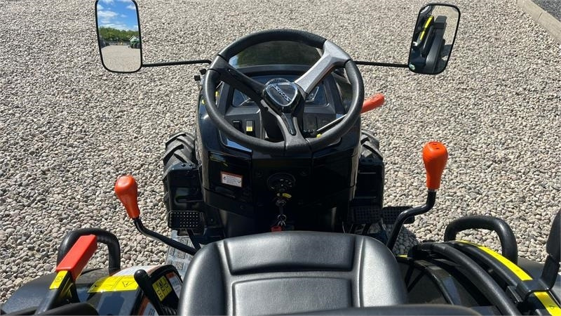 Solis S26 Limited Edition i sort 6+2 Gearmaskine med Ser - Trator municipal: foto 5 Solis S26 Limited Edition i sort 6+2 Gearmaskine med Ser - Trator municipal: foto 5