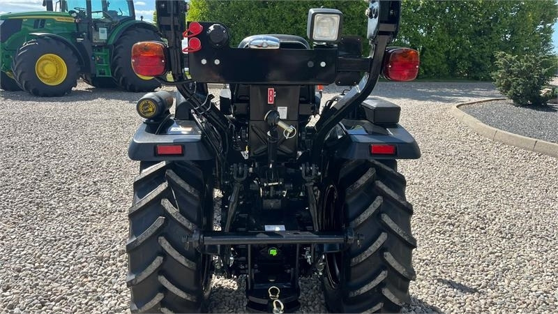 Solis S26 Limited Edition i sort 6+2 Gearmaskine med Ser - Trator municipal: foto 4 Solis S26 Limited Edition i sort 6+2 Gearmaskine med Ser - Trator municipal: foto 4