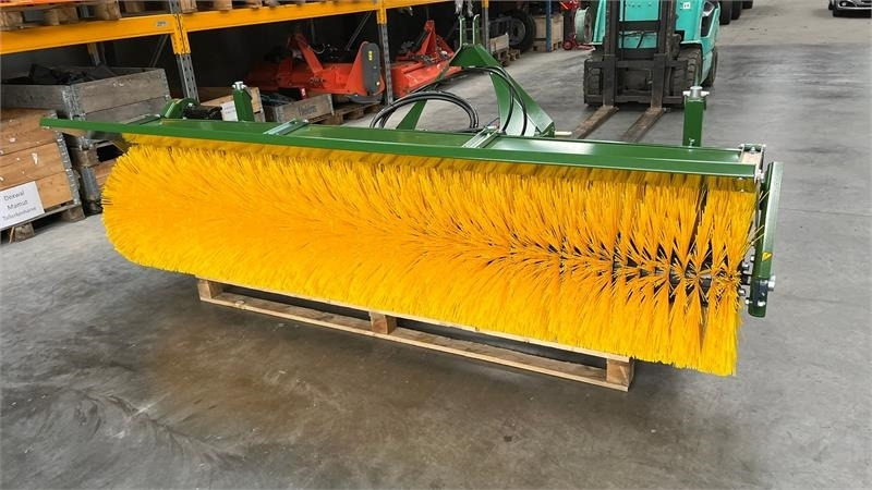 Thyregod TK 2800 med nylon børster og hydraulisk sving. bre - Vassoura: foto 4 Thyregod TK 2800 med nylon børster og hydraulisk sving. bre - Vassoura: foto 4