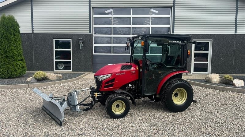 Yanmar YT 235H 4WD Snow Edition med sneplov og spreder - Trator municipal: foto 1 Yanmar YT 235H 4WD Snow Edition med sneplov og spreder - Trator municipal: foto 1