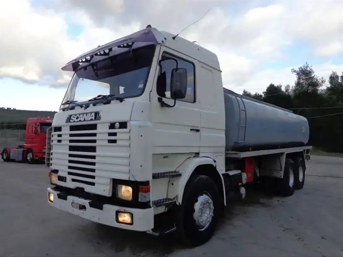Scania R143-470 V8 Scania R143HL .470 6X2 Diesel/OIL Tank - Caminhão tanque: foto 2 Scania R143-470 V8 Scania R143HL .470 6X2 Diesel/OIL Tank - Caminhão tanque: foto 2