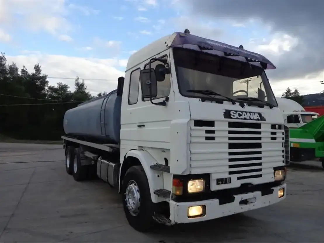 Scania R143-470 V8 Scania R143HL .470 6X2 Diesel/OIL Tank - Caminhão tanque: foto 1 Scania R143-470 V8 Scania R143HL .470 6X2 Diesel/OIL Tank - Caminhão tanque: foto 1