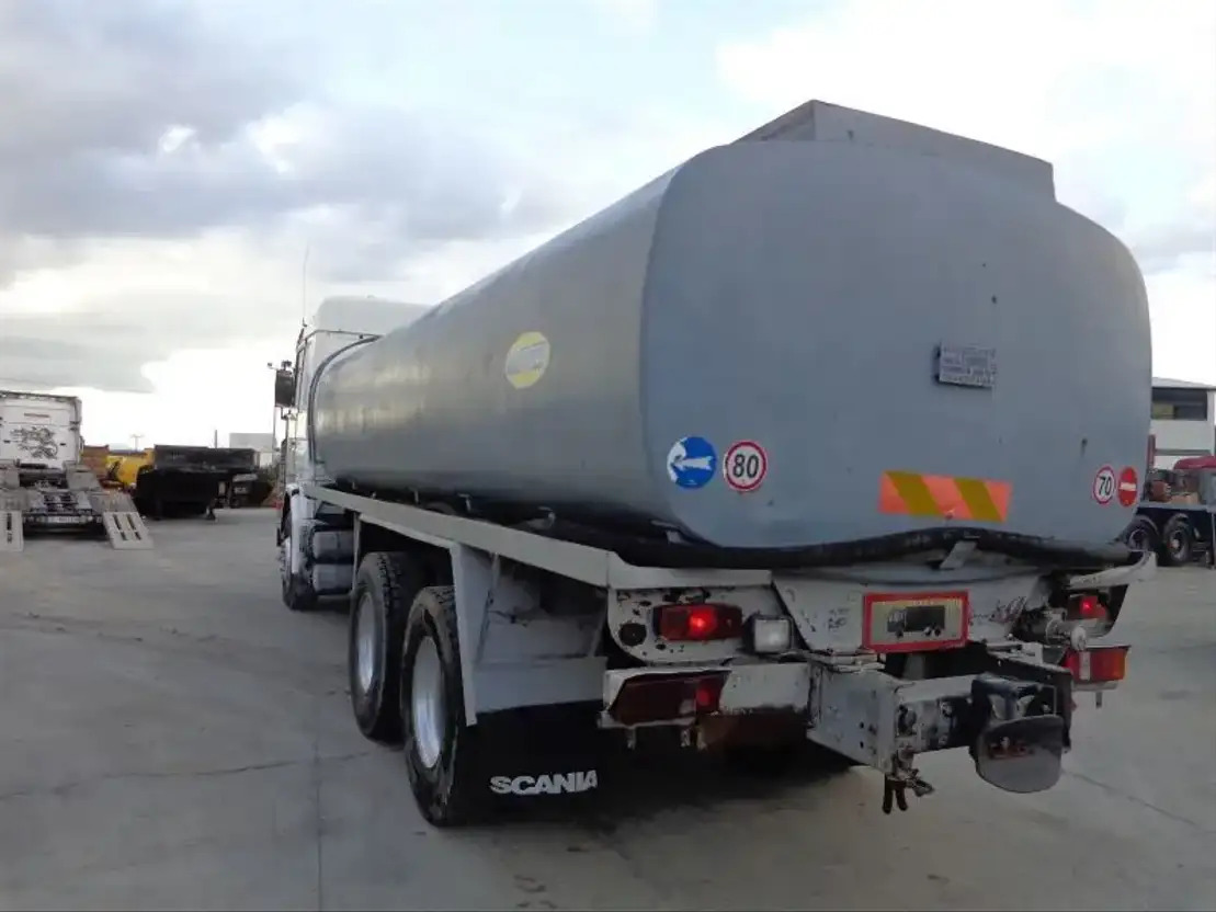 Scania R143-470 V8 Scania R143HL .470 6X2 Diesel/OIL Tank - Caminhão tanque: foto 4 Scania R143-470 V8 Scania R143HL .470 6X2 Diesel/OIL Tank - Caminhão tanque: foto 4