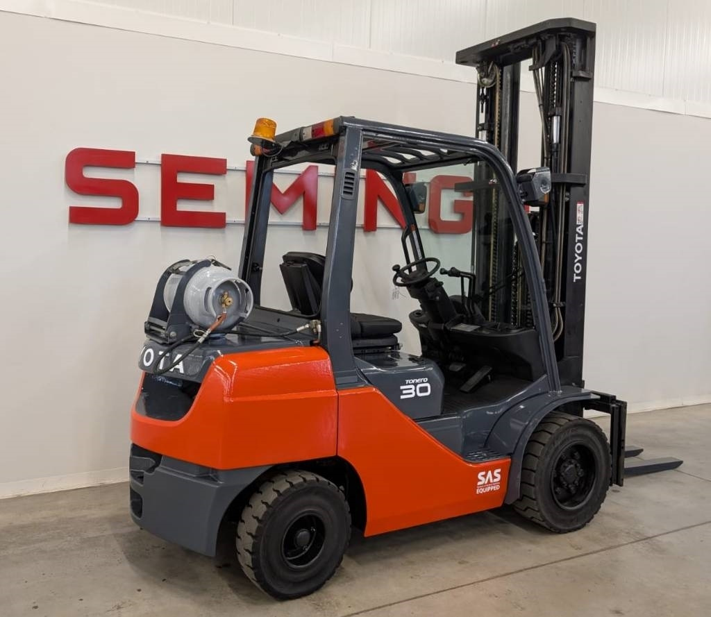 Toyota 10787 - 02-8FGF30 - Empilhadeira a gás: foto 3 Toyota 10787 - 02-8FGF30 - Empilhadeira a gás: foto 3