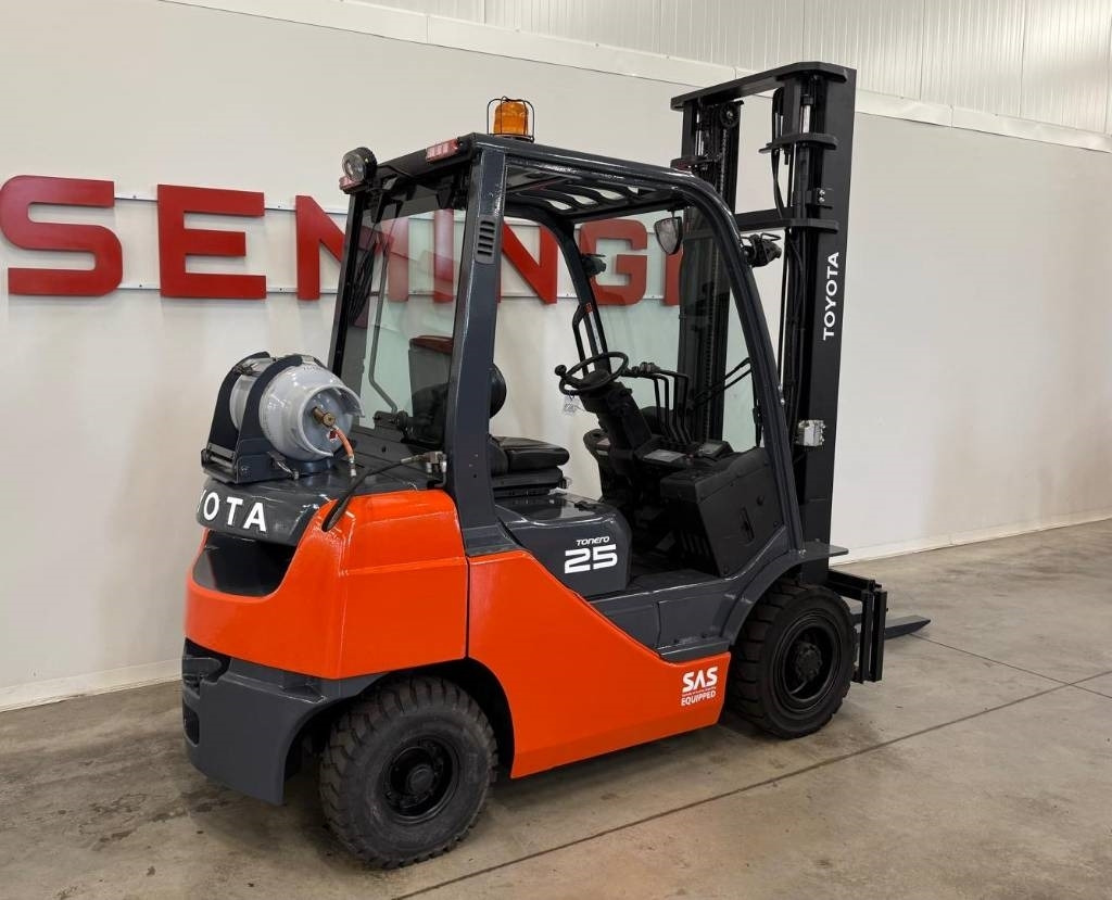 Toyota 10860 - 02-8FGF25 - Empilhadeira a gás: foto 3 Toyota 10860 - 02-8FGF25 - Empilhadeira a gás: foto 3