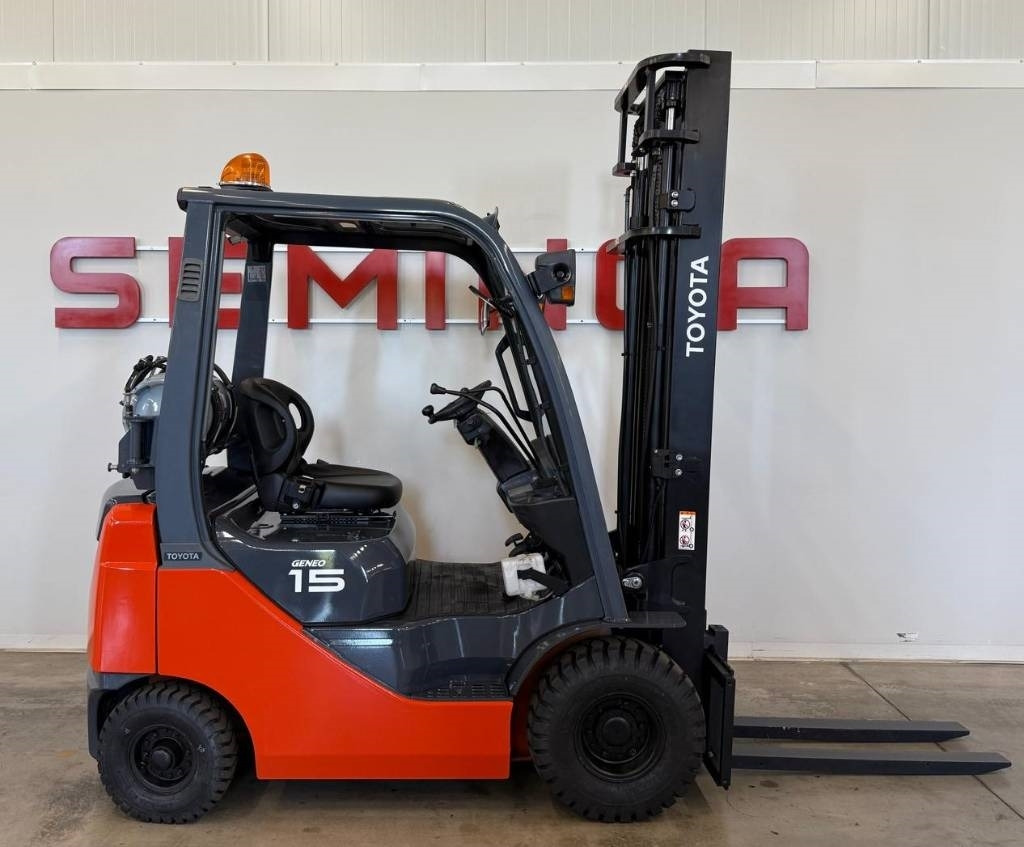 Toyota 10926 - 02-8FG15  - Empilhadeira a gás: foto 2 Toyota 10926 - 02-8FG15  - Empilhadeira a gás: foto 2