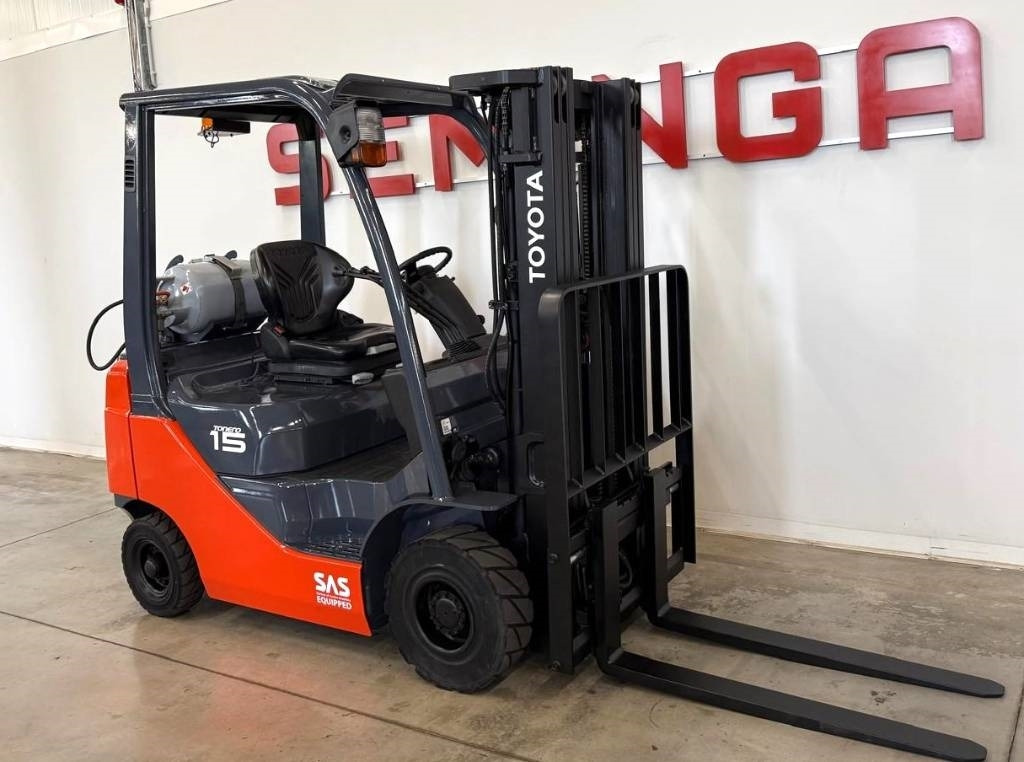 Toyota 10989 - 02-8FGF15  - Empilhadeira a gás: foto 1 Toyota 10989 - 02-8FGF15  - Empilhadeira a gás: foto 1