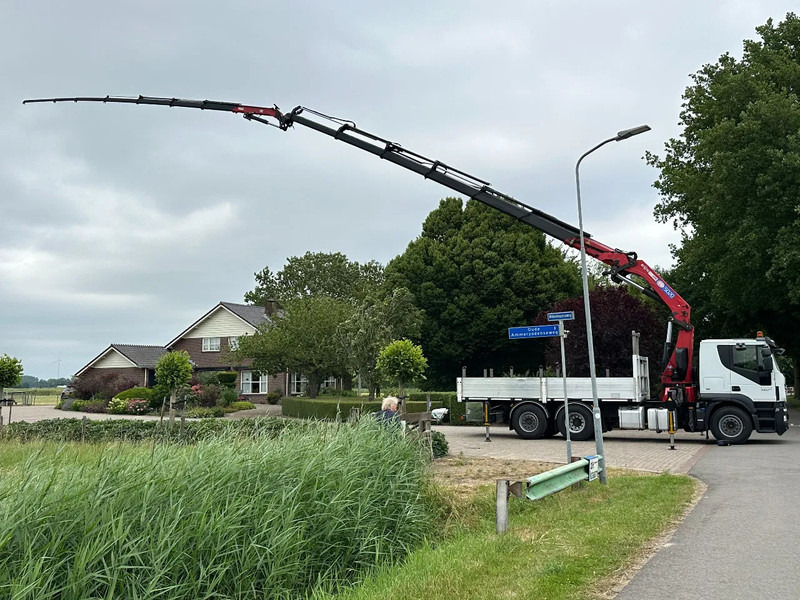 Iveco Stralis 420 2015!!TRUCK HMF50TM/FLY-JIB! WINCH/LIER!ROOF/DACH!!MANUTENTION!! - Camião grua: foto 5 Iveco Stralis 420 2015!!TRUCK HMF50TM/FLY-JIB! WINCH/LIER!ROOF/DACH!!MANUTENTION!! - Camião grua: foto 5