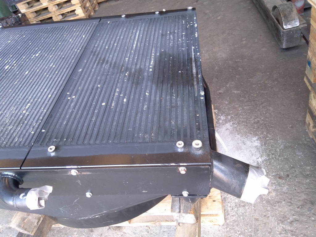 Bomag BM1000-35 - - Intercooler por Máquina de construção: foto 2 Bomag BM1000-35 - - Intercooler por Máquina de construção: foto 2