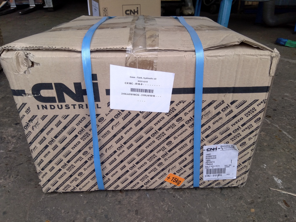 Case 31MJ-01016CG - 31MJ-01016 - Tanque hidráulico por Máquina de construção: foto 5 Case 31MJ-01016CG - 31MJ-01016 - Tanque hidráulico por Máquina de construção: foto 5