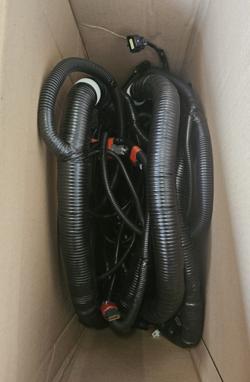 Case KSR13404 - KSR13990 - Cables/ Wire harness por Máquina de construção: foto 3 Case KSR13404 - KSR13990 - Cables/ Wire harness por Máquina de construção: foto 3