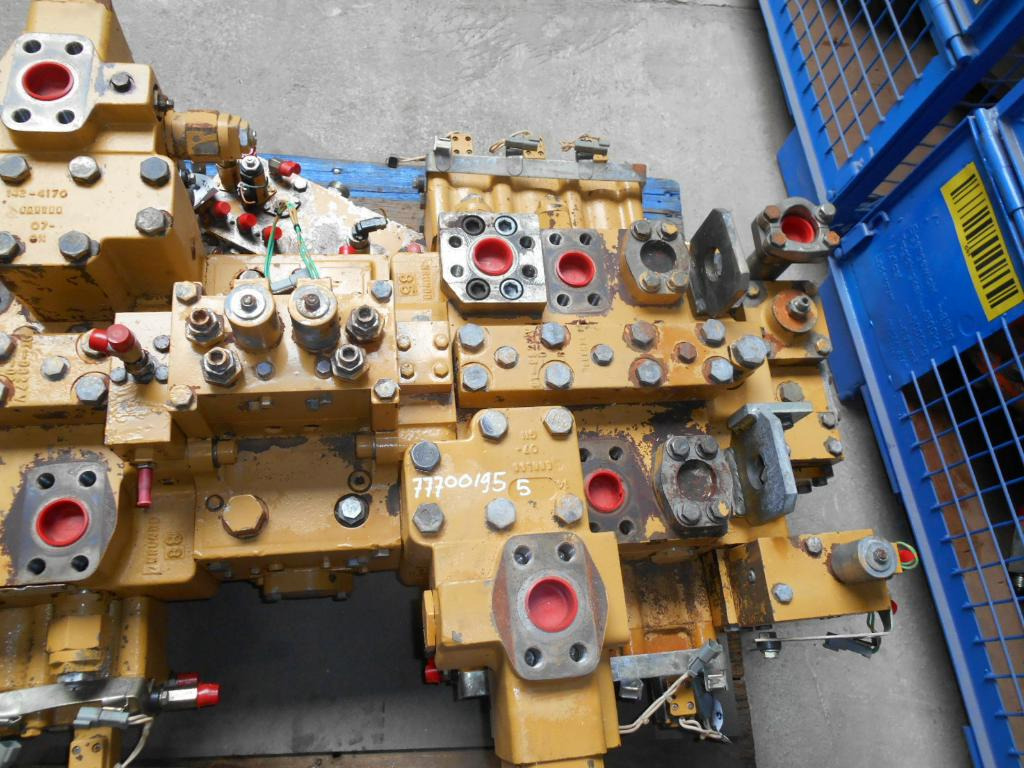 Válvula hidráulica por Máquina de construção Caterpillar 1644196: foto 8