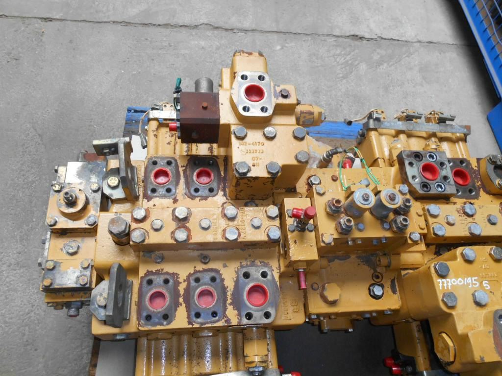 Válvula hidráulica por Máquina de construção Caterpillar 1644196: foto 7