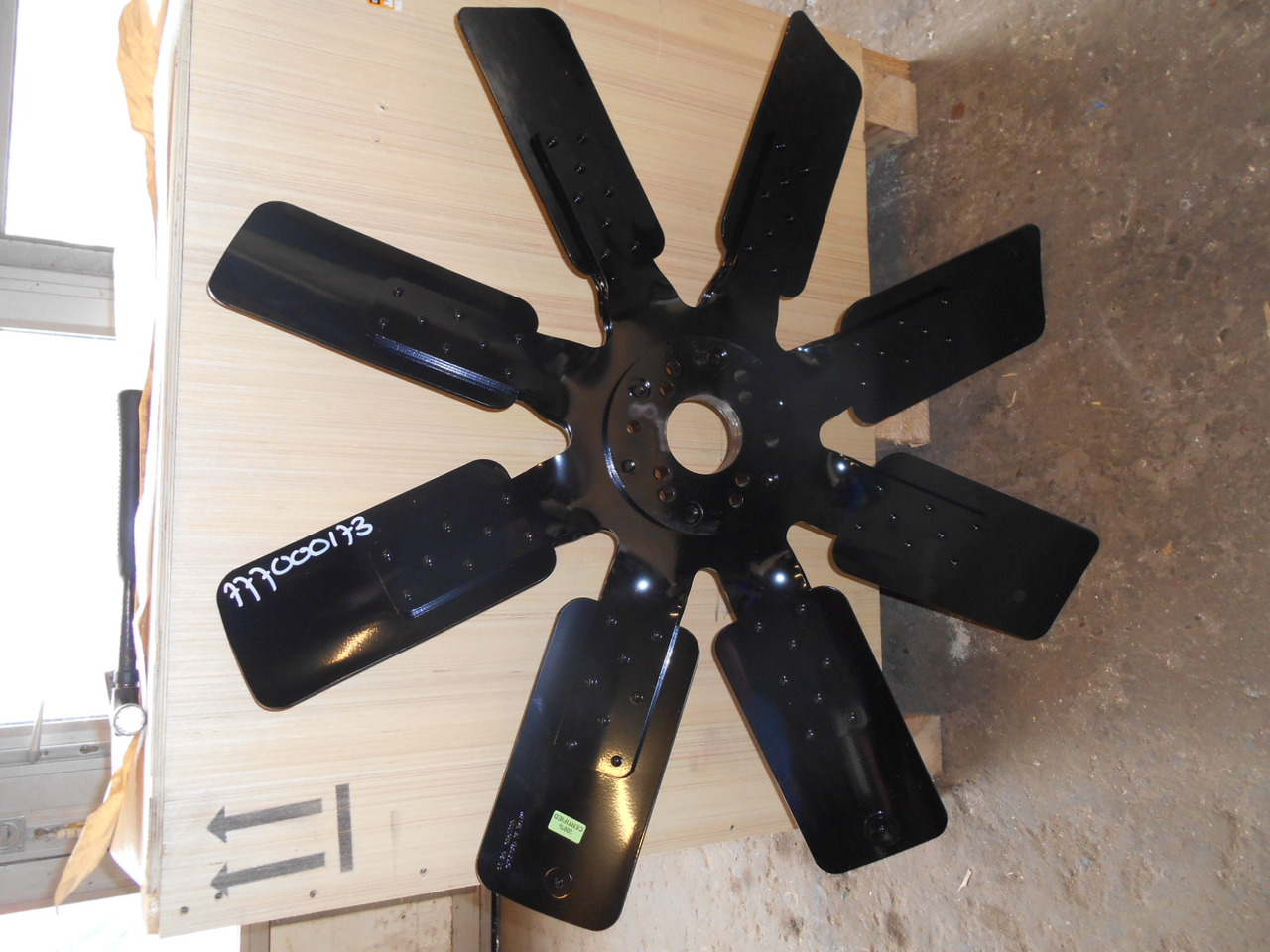 Caterpillar 4017451 - 1437477 - Ventilador por Máquina de construção: foto 1 Caterpillar 4017451 - 1437477 - Ventilador por Máquina de construção: foto 1