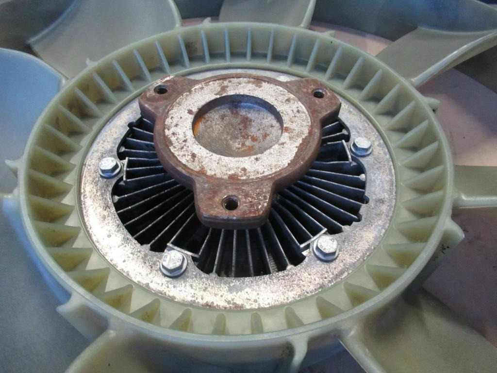 Caterpillar C13 - - Ventilador por Máquina de construção: foto 2 Caterpillar C13 - - Ventilador por Máquina de construção: foto 2