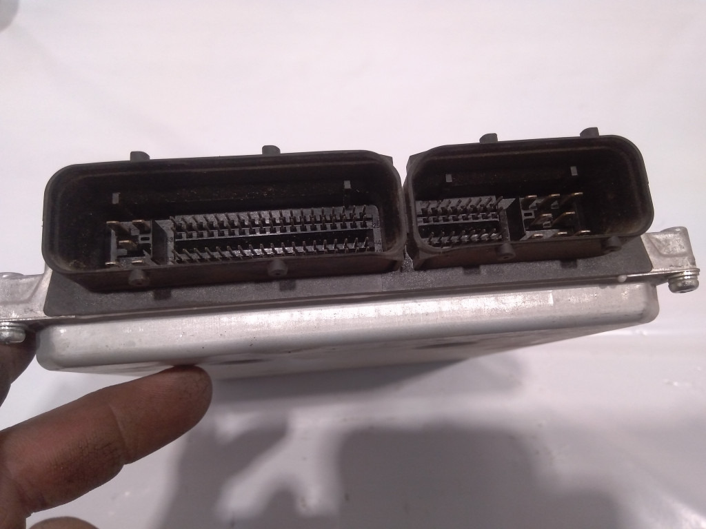 Hitachi 8982046851 - Centralina electrónica por Máquina de construção: foto 2 Hitachi 8982046851 - Centralina electrónica por Máquina de construção: foto 2