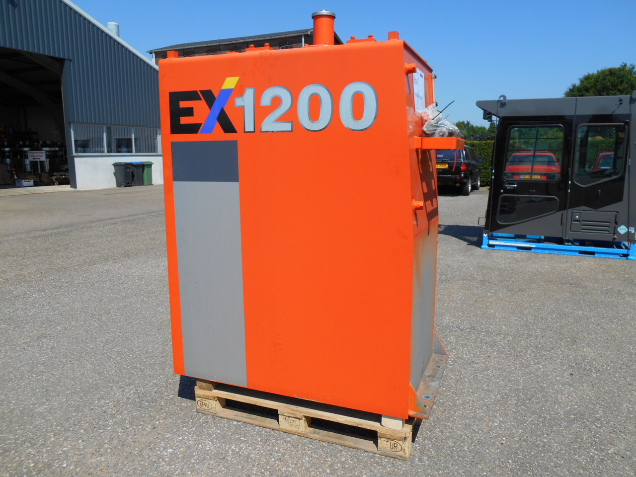 Hitachi 927877 - 9278777 - Tanque de combustível por Máquina de construção: foto 3 Hitachi 927877 - 9278777 - Tanque de combustível por Máquina de construção: foto 3