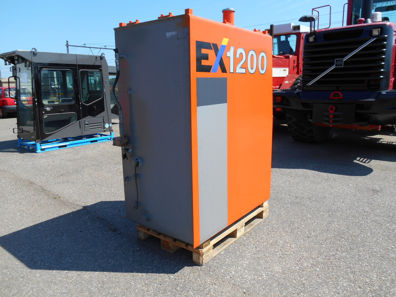 Hitachi EX1200-6 - 9278777 - Tanque de combustível por Máquina de construção: foto 2 Hitachi EX1200-6 - 9278777 - Tanque de combustível por Máquina de construção: foto 2