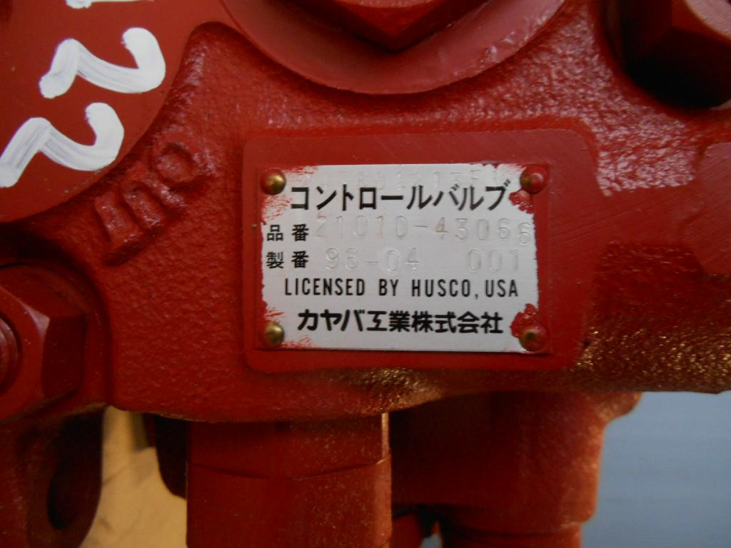 Kobelco 2436U1213F1 - Válvula hidráulica por Máquina de construção: foto 2 Kobelco 2436U1213F1 - Válvula hidráulica por Máquina de construção: foto 2