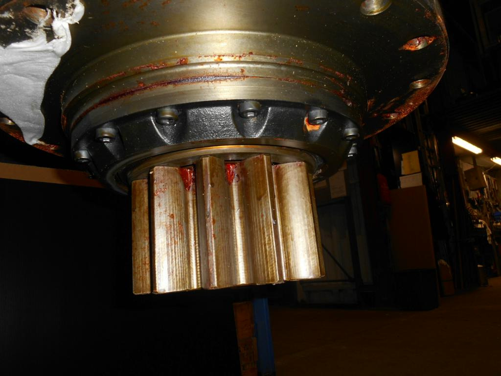 Kobelco LQ32W00009F1 - Motor de giro por Máquina de construção: foto 5 Kobelco LQ32W00009F1 - Motor de giro por Máquina de construção: foto 5