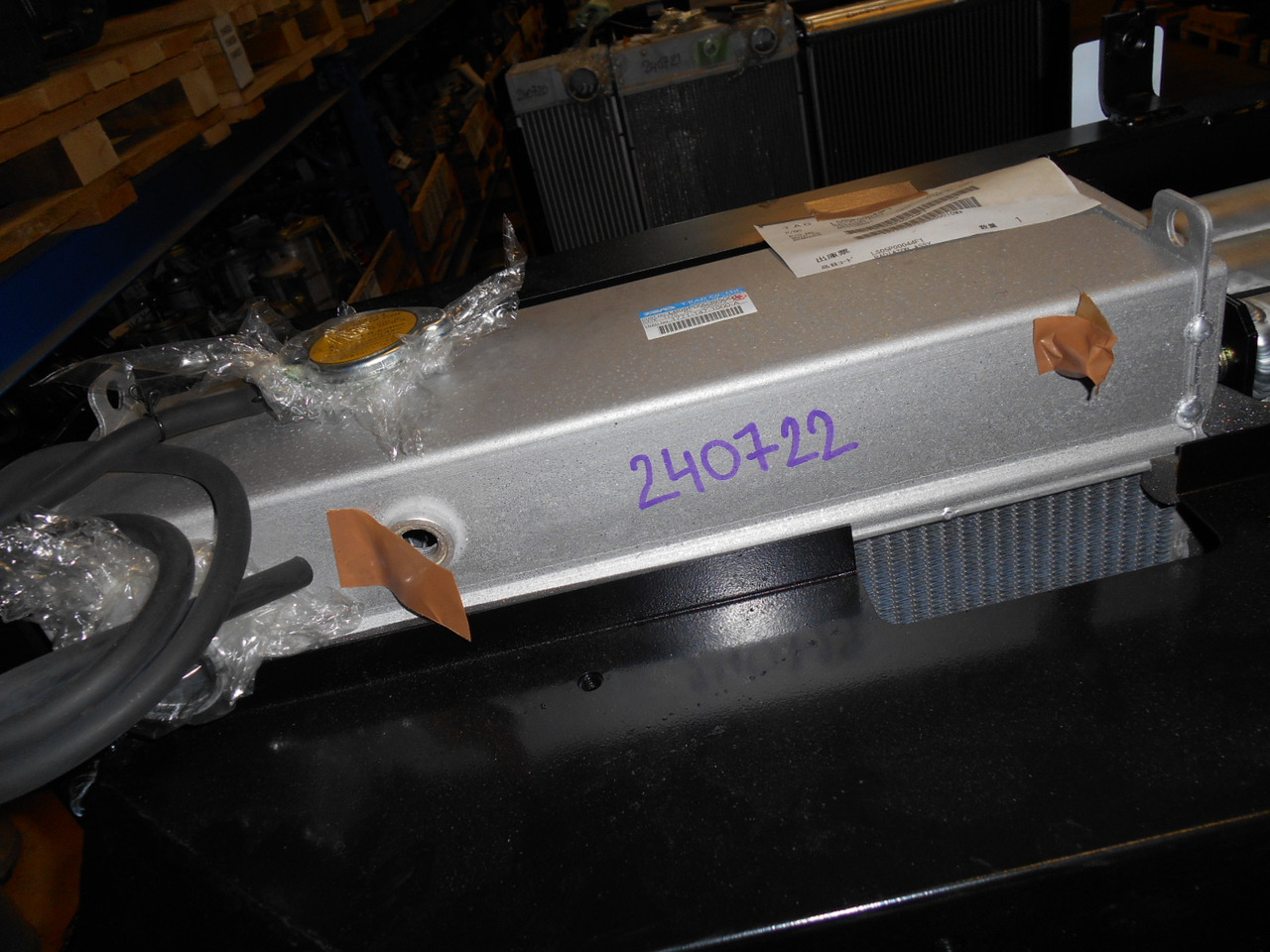 Kobelco LS05P00039F1 - Radiador por Máquina de construção: foto 2 Kobelco LS05P00039F1 - Radiador por Máquina de construção: foto 2