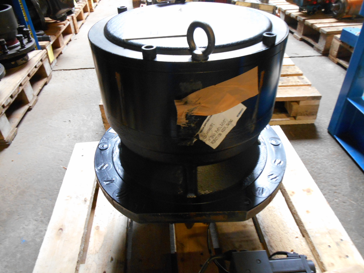 Kobelco LS32W00012F1 - Motor de giro por Máquina de construção: foto 2 Kobelco LS32W00012F1 - Motor de giro por Máquina de construção: foto 2