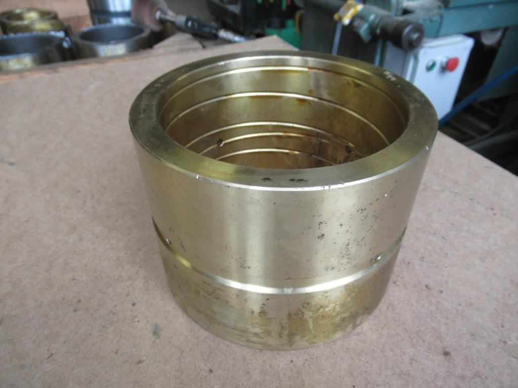 Liebherr 9241465 - - Piston/ Anel/ Buch por Máquina de construção: foto 1 Liebherr 9241465 - - Piston/ Anel/ Buch por Máquina de construção: foto 1