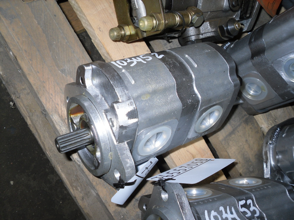 New Holland 157582028 - 76553058 - Bomba de direção por Máquina de construção: foto 2 New Holland 157582028 - 76553058 - Bomba de direção por Máquina de construção: foto 2