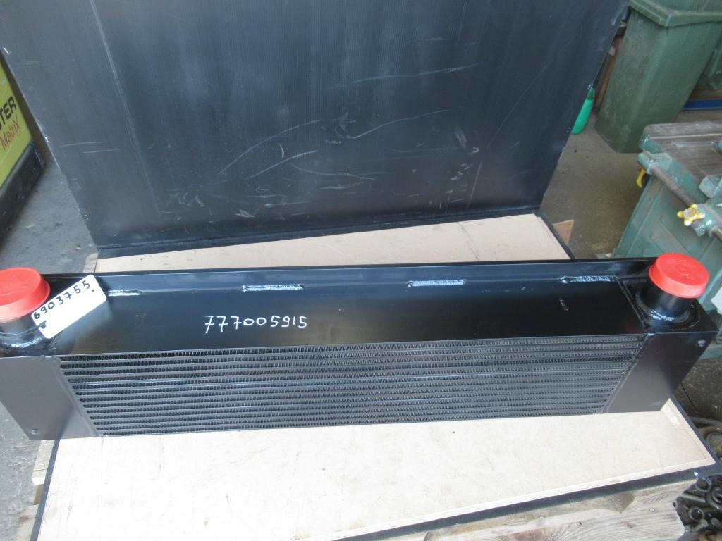 New Holland 6903755 - Intercooler por Máquina de construção: foto 2 New Holland 6903755 - Intercooler por Máquina de construção: foto 2