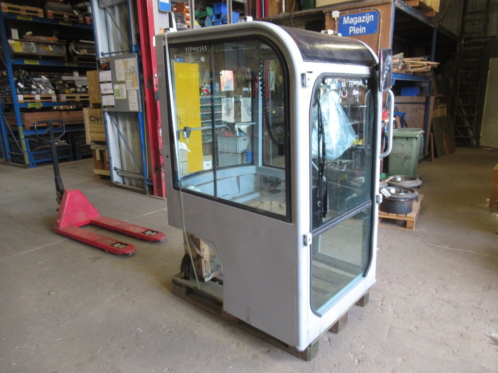 New Holland 72271210 - - Cabine por Máquina de construção: foto 2 New Holland 72271210 - - Cabine por Máquina de construção: foto 2