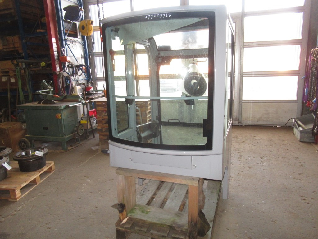 New Holland 72271210 - - Cabine por Máquina de construção: foto 3 New Holland 72271210 - - Cabine por Máquina de construção: foto 3